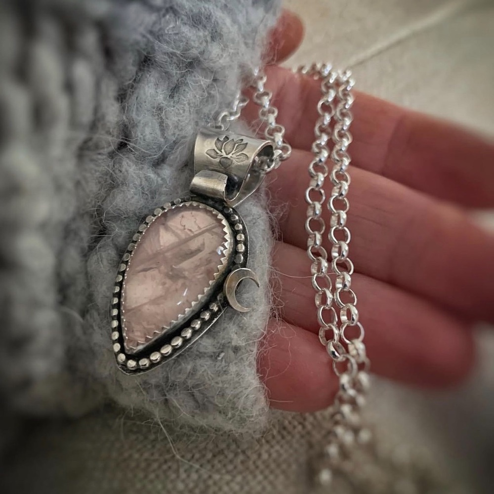 Rose quartz and sterling silver necklace
